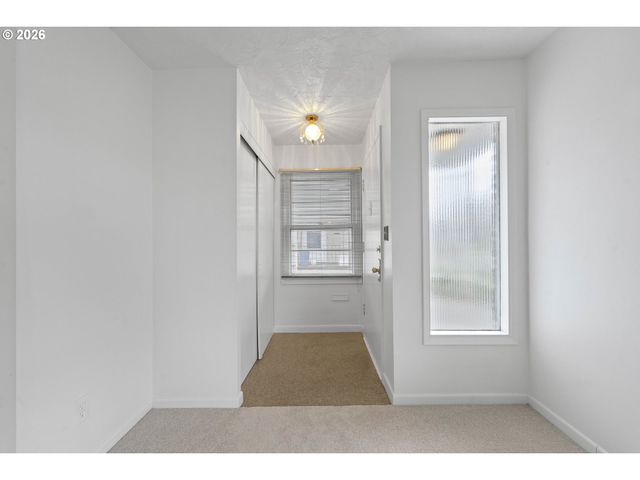 3214 Ne 80TH Ave, Portland, OR 97213