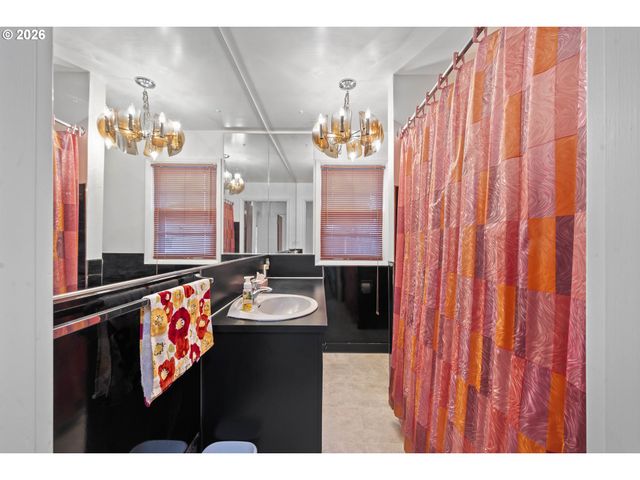 3214 Ne 80TH Ave, Portland, OR 97213