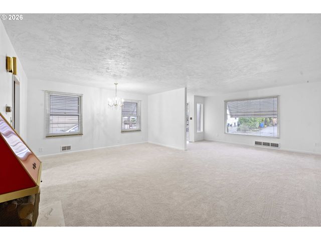 3214 Ne 80TH Ave, Portland, OR 97213