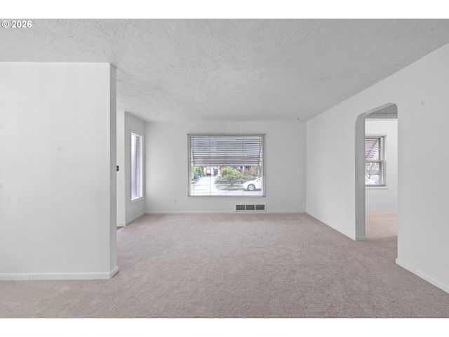 3214 Ne 80TH Ave, Portland, OR 97213