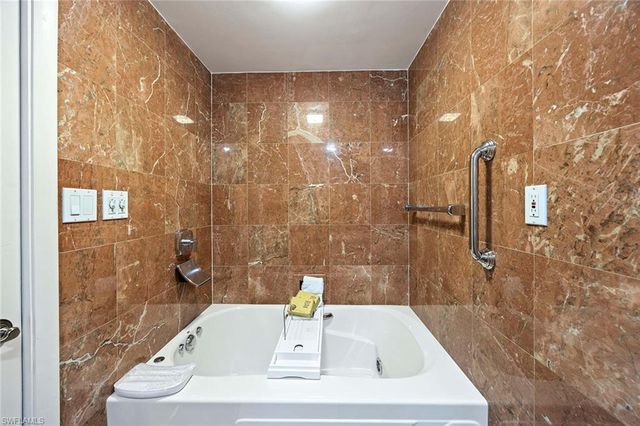 4031 Gulf Shore BLVD N 10C, Naples, FL 34103