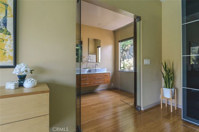 2770 Mira Vista Drive, Glendale, CA 91208