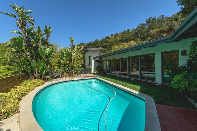 2770 Mira Vista Drive, Glendale, CA 91208