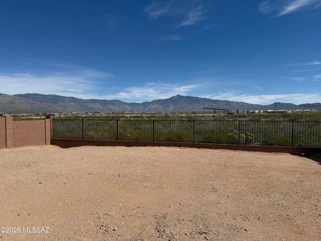 8237 S Charles Young Way, Vail, AZ 85641