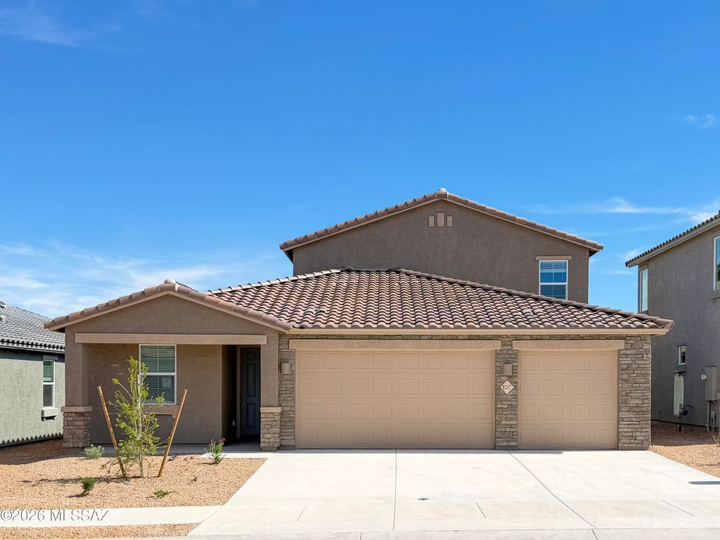 8237 S Charles Young Way, Vail, AZ 85641