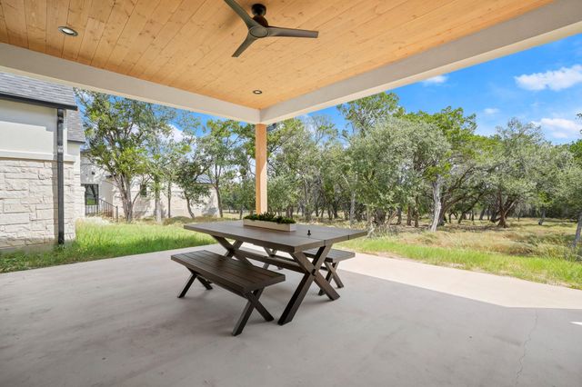 153 Bryce LN, Dripping Springs, TX 78620