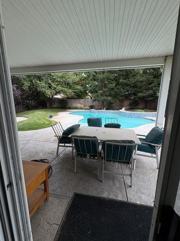 3437 Greenfield Avenue, Clovis, CA 93611