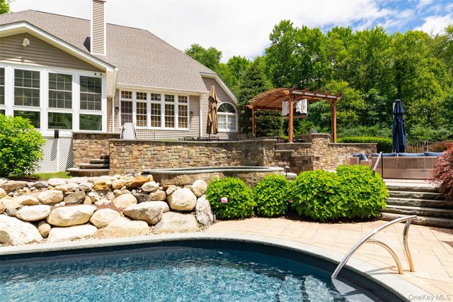 8 Glen Brook Court, Wappingers Falls, NY 12590