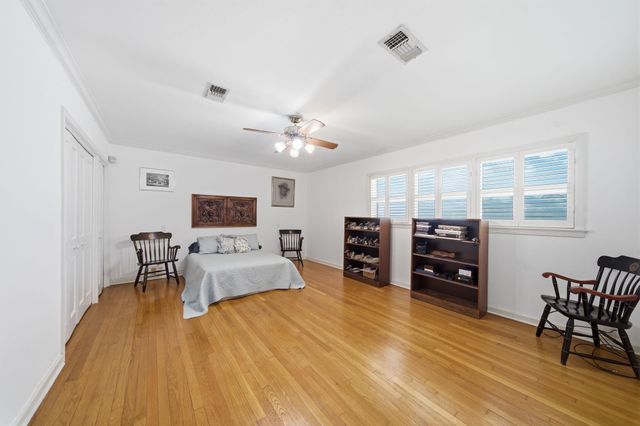 4814 Denver Drive, Galveston, TX 77551