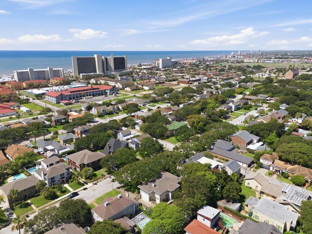 4814 Denver Drive, Galveston, TX 77551
