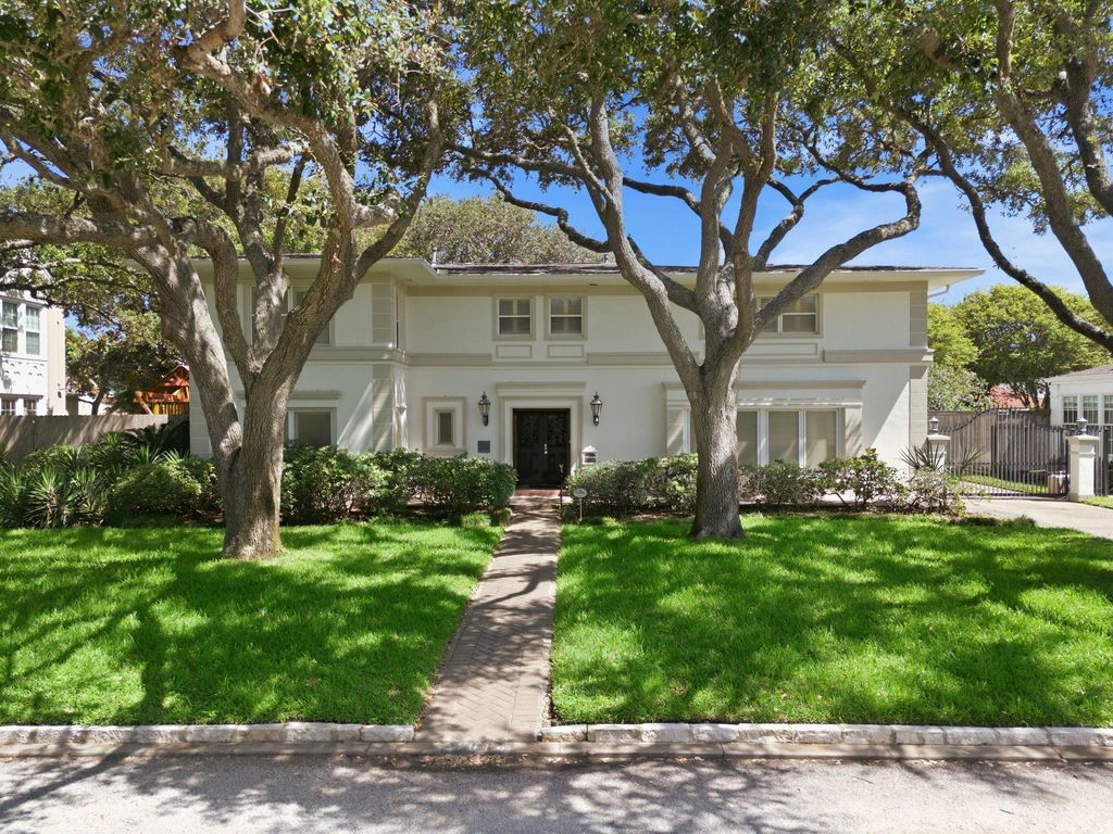 4814 Denver Drive, Galveston, TX 77551