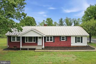 711 RILEYVILLE RD, Rileyville, VA 22650