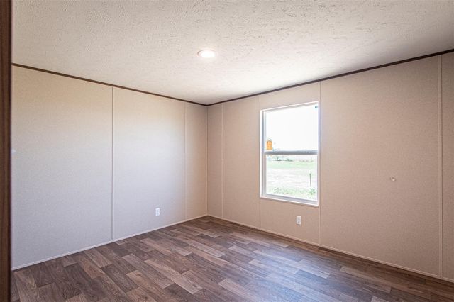 106 Spanish Oak RD, Dale, TX 78616