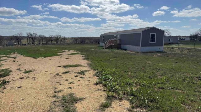 106 Spanish Oak RD, Dale, TX 78616