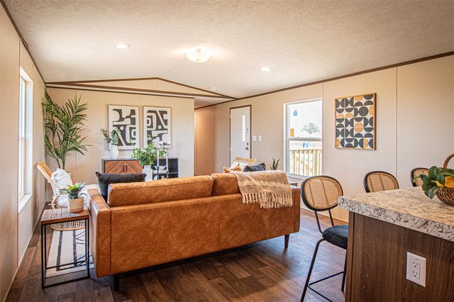 106 Spanish Oak RD, Dale, TX 78616