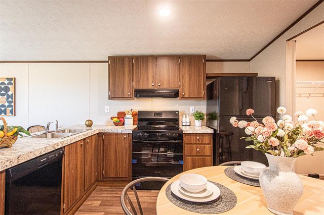 106 Spanish Oak RD, Dale, TX 78616