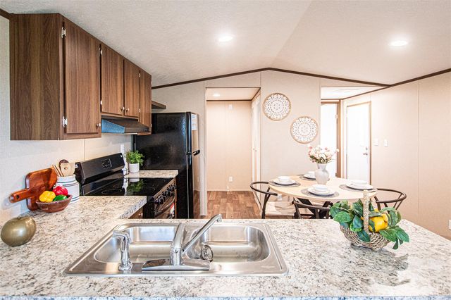 106 Spanish Oak RD, Dale, TX 78616