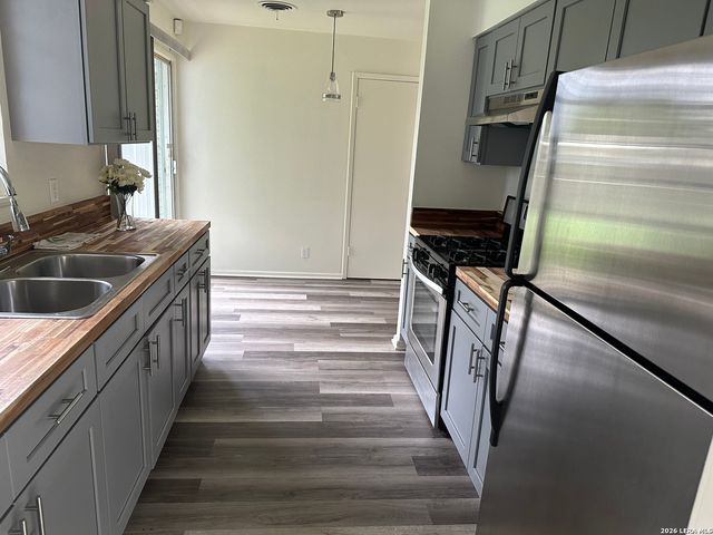 451 Kate Schenck, San Antonio, TX 78223