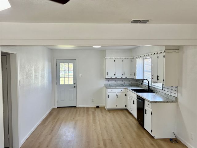 607 Baylor Street, Nocona, TX 76255