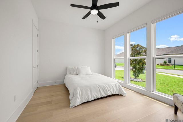 4974 Parkside Way, Gonzales, LA 70737