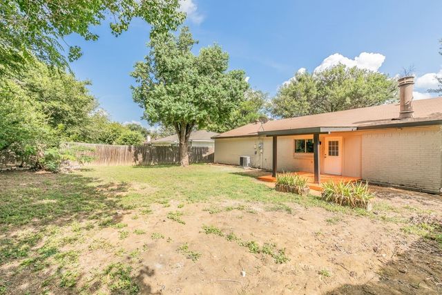 1105 Brook Hill Lane, Arlington, TX 76014