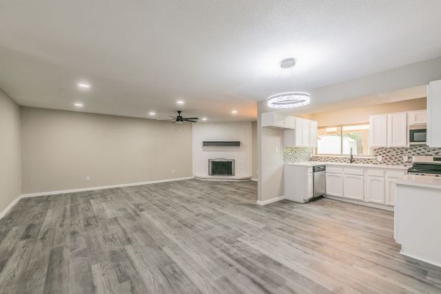 1105 Brook Hill Lane, Arlington, TX 76014