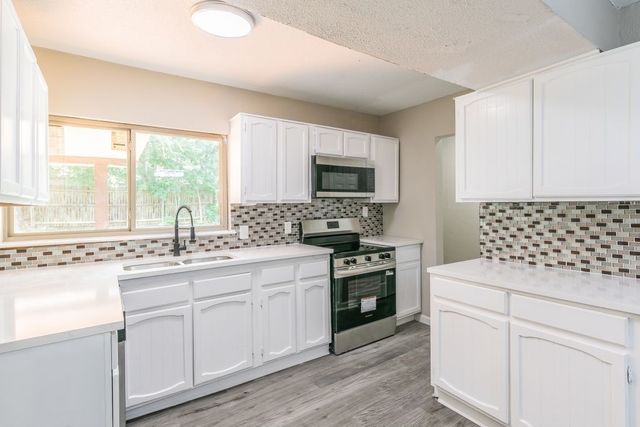 1105 Brook Hill Lane, Arlington, TX 76014