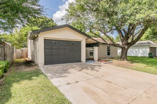 1105 Brook Hill Lane, Arlington, TX 76014
