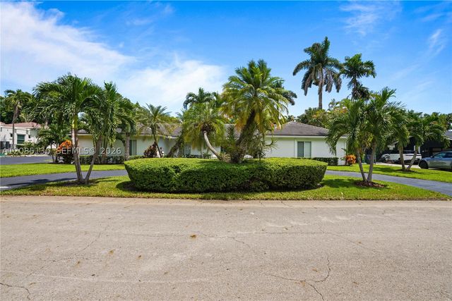 15305 SW 78th Ct, Palmetto Bay, FL 33157