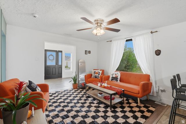262 E 8960 S, Sandy, UT 84070