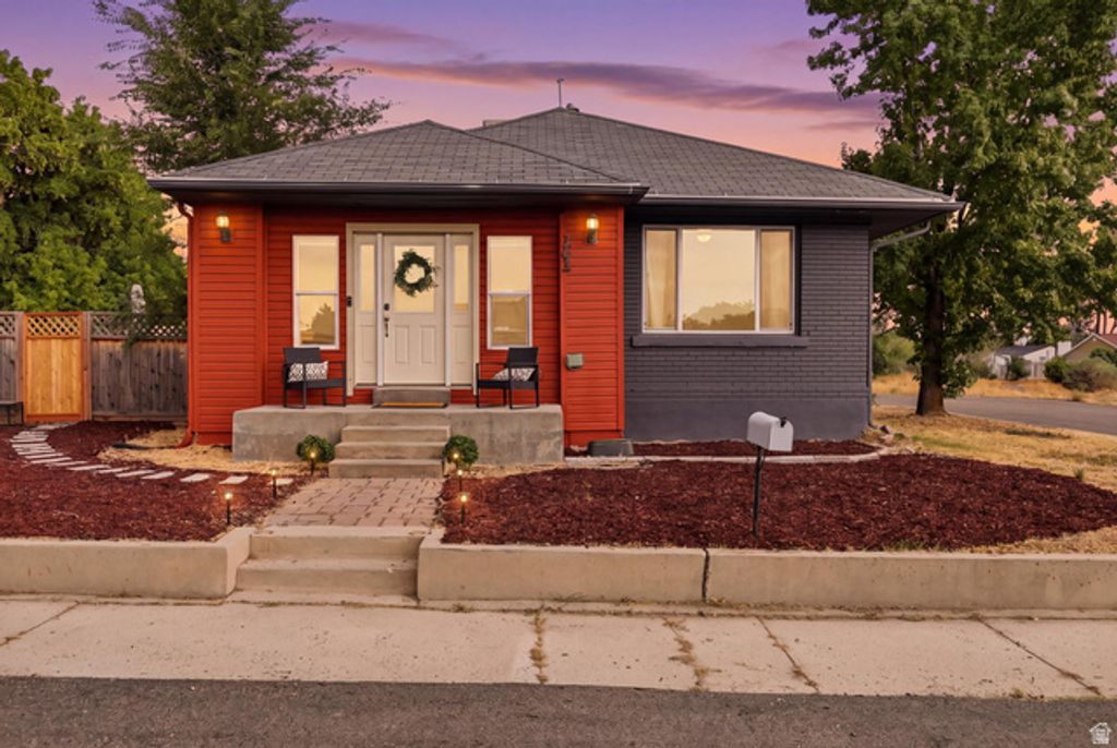 262 E 8960 S, Sandy, UT 84070