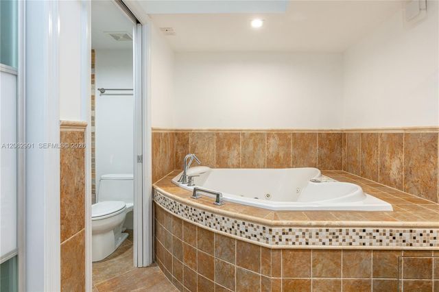 3500 Mystic Pointe Dr 3702, Aventura, FL 33180
