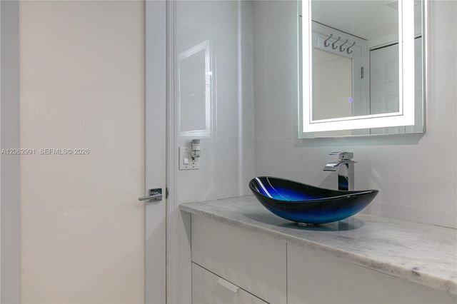 3500 Mystic Pointe Dr 3702, Aventura, FL 33180