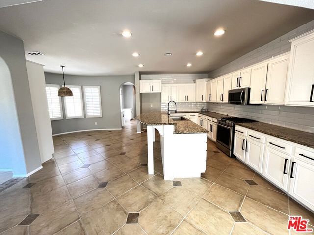 28327 Rocky Cove Drive, Menifee, CA 92585