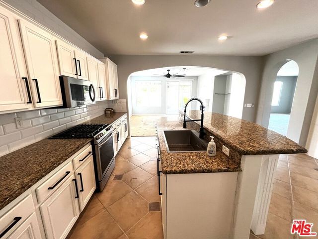 28327 Rocky Cove Drive, Menifee, CA 92585