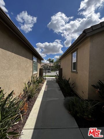 28327 Rocky Cove Drive, Menifee, CA 92585