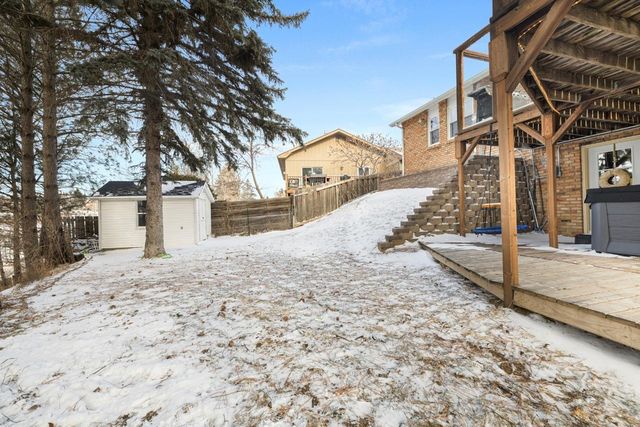 1609 7th St NW, Minot, ND 58703