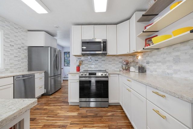 1609 7th St NW, Minot, ND 58703