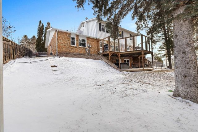 1609 7th St NW, Minot, ND 58703