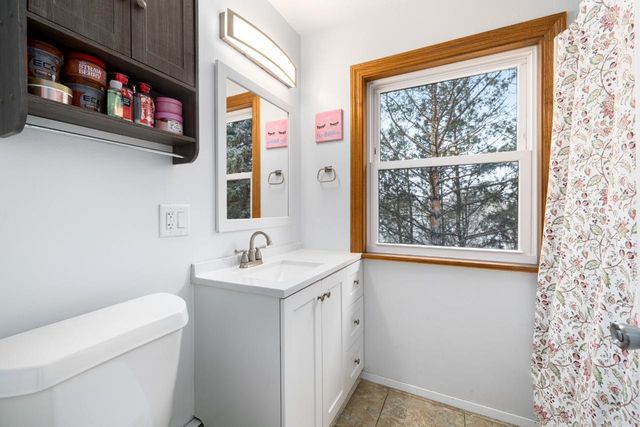 1609 7th St NW, Minot, ND 58703