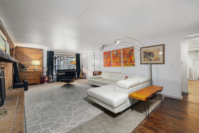 1609 7th St NW, Minot, ND 58703