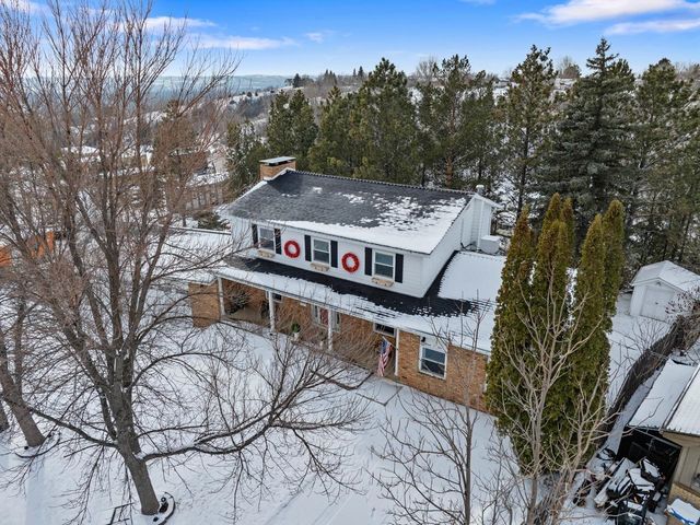 1609 7th St NW, Minot, ND 58703