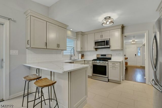 9 FOREST DALE DR, Harding Twp., NJ 07960