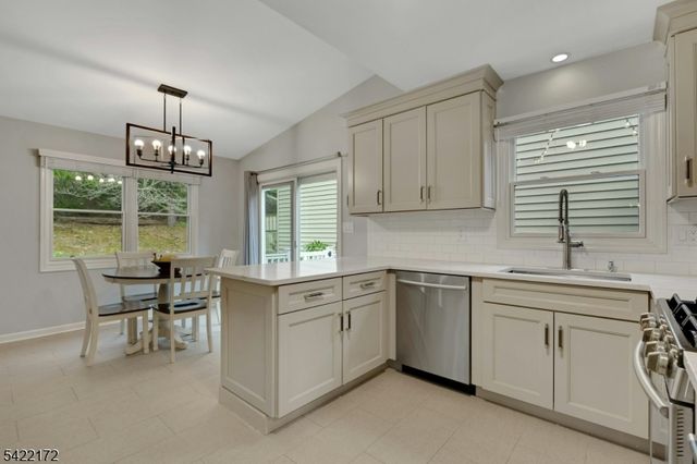 9 FOREST DALE DR, Harding Twp., NJ 07960