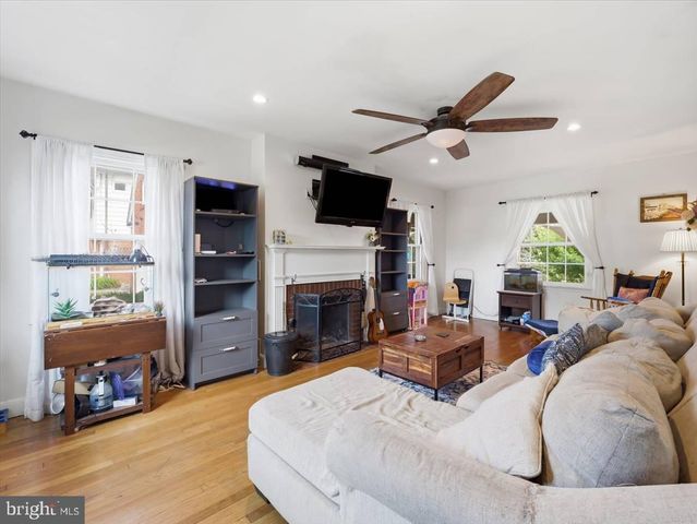 515 HAMILTON AVE, Waynesboro, PA 17268