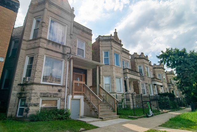 4331 W Adams Street, Chicago, IL 60624