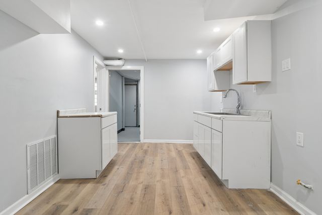 4331 W Adams Street, Chicago, IL 60624