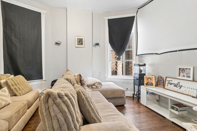 4331 W Adams Street, Chicago, IL 60624