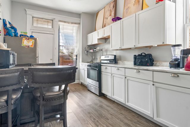 4331 W Adams Street, Chicago, IL 60624