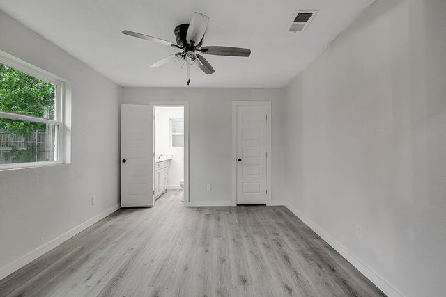 7424 Van Natta Lane, Fort Worth, TX 76112